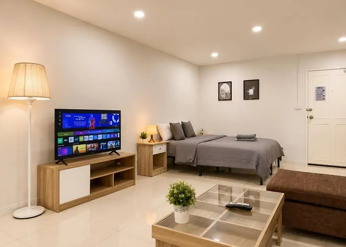 High-rise 2br 2bath Near Bts Family Apartment Bangkok