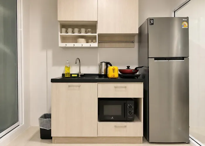 High-rise 2br 2bath Near Bts Family Bangkok
