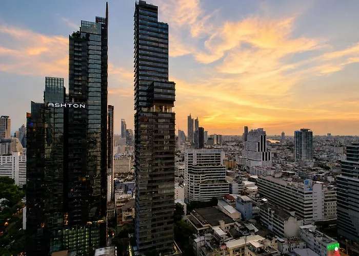 Apartment High-rise 2br 2bath Near Bts Family