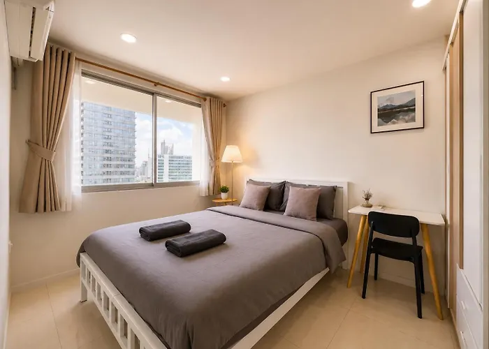 High-rise 2br 2bath Near Bts Family Apartamento