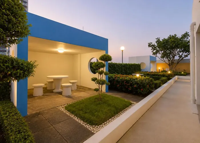 High-rise 2br 2bath Near Bts Family * Bangkok
